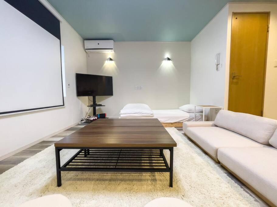Apartment Tasonestayosaka なんば大国大山401